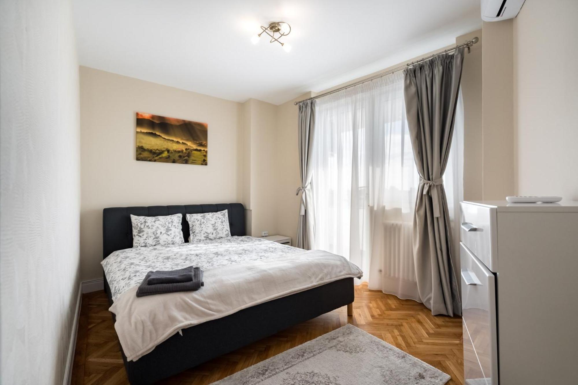 City View Apartment With Private Balcony Бухарест Экстерьер фото