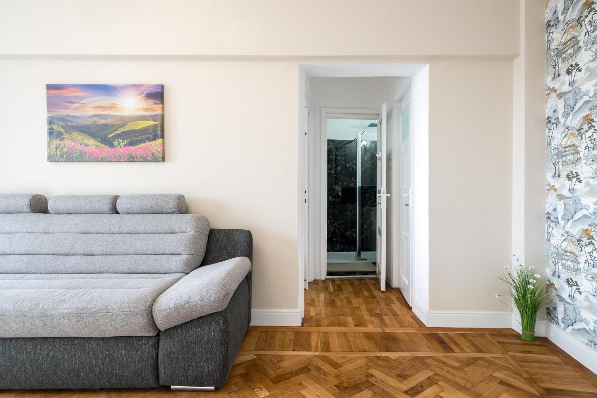 City View Apartment With Private Balcony Бухарест Экстерьер фото