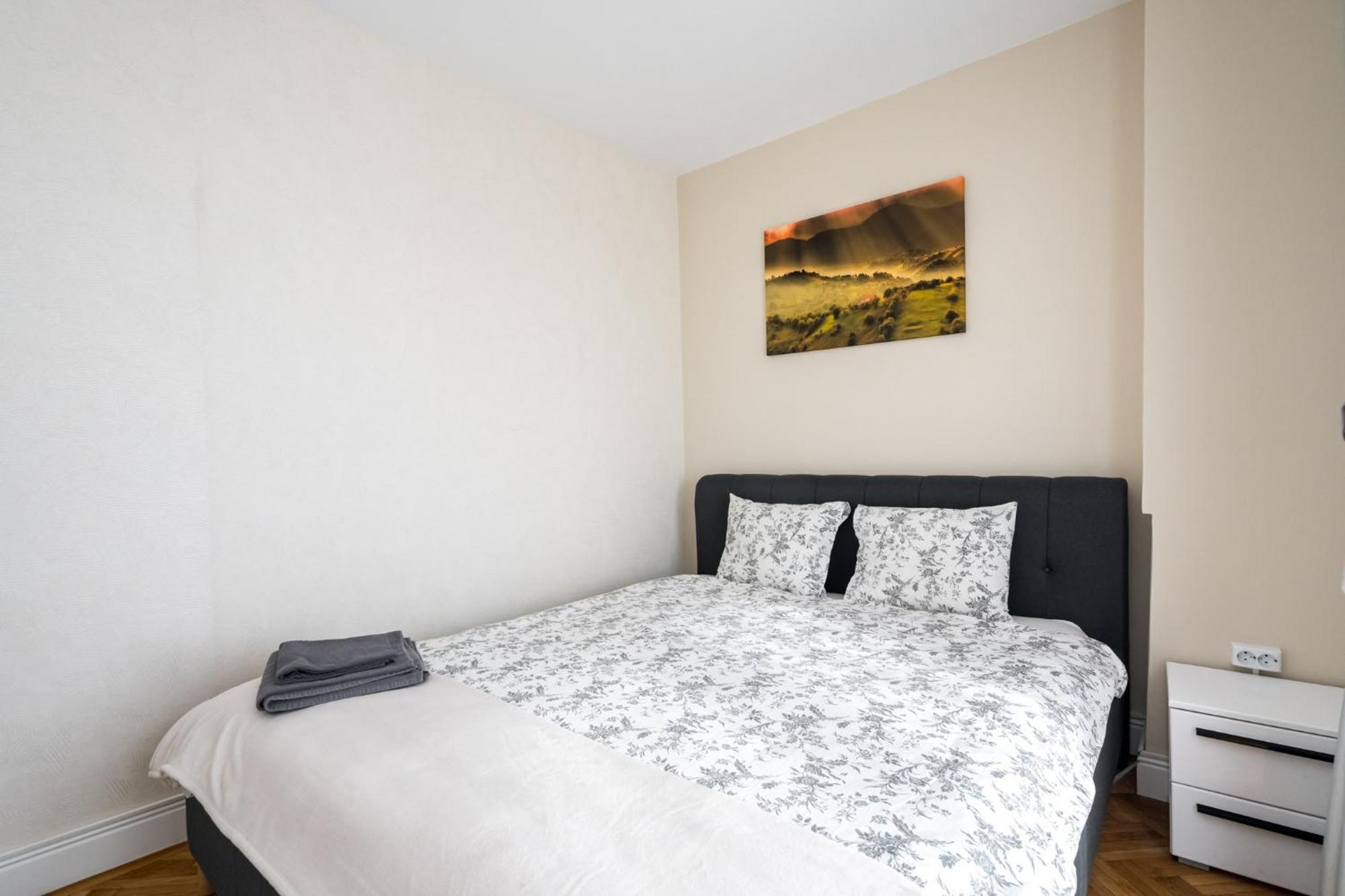 City View Apartment With Private Balcony Бухарест Экстерьер фото