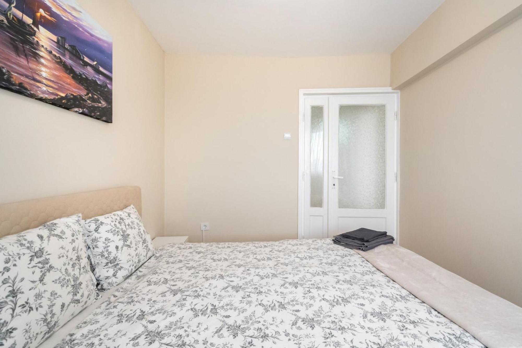 City View Apartment With Private Balcony Бухарест Экстерьер фото