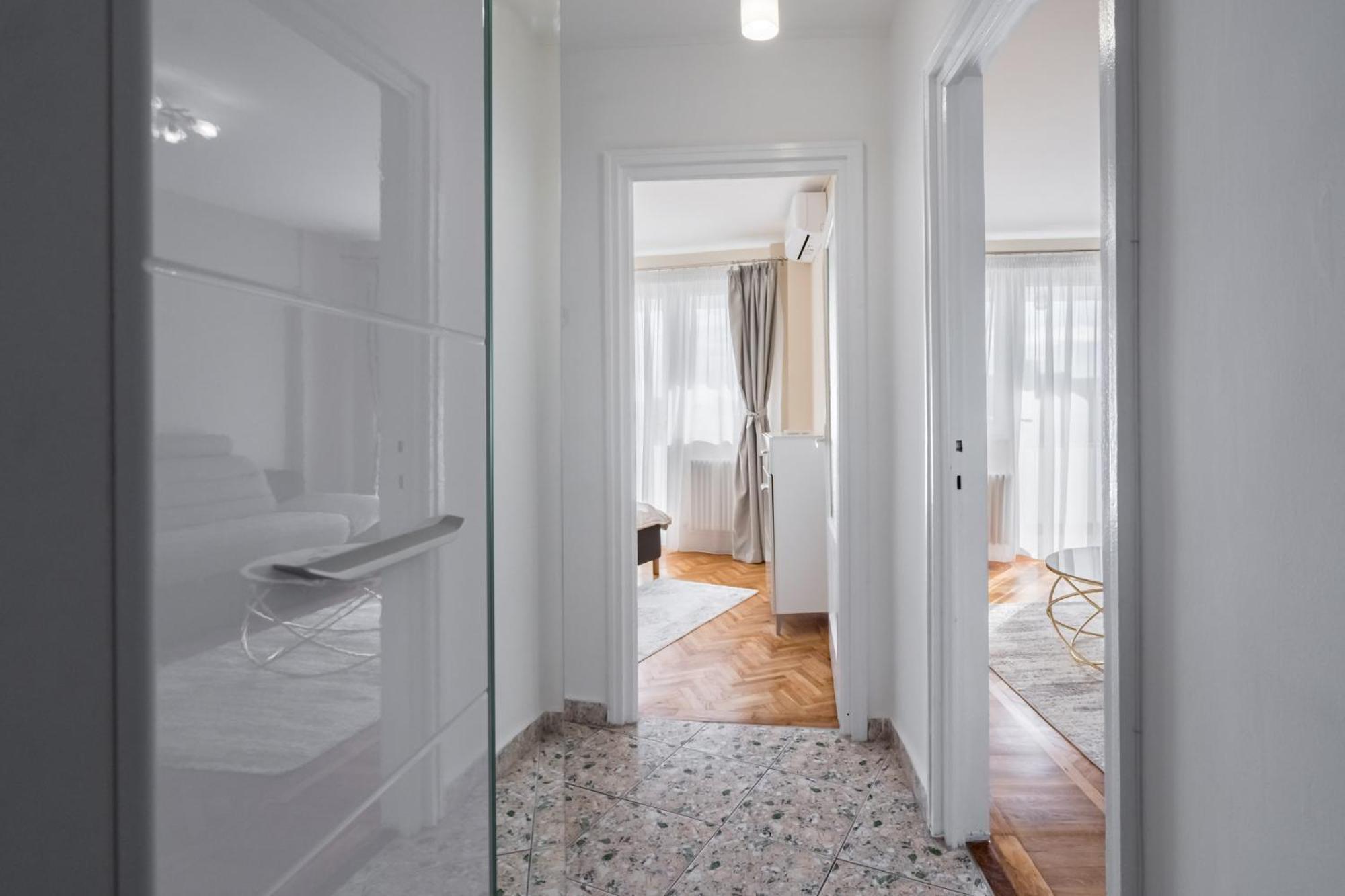 City View Apartment With Private Balcony Бухарест Экстерьер фото